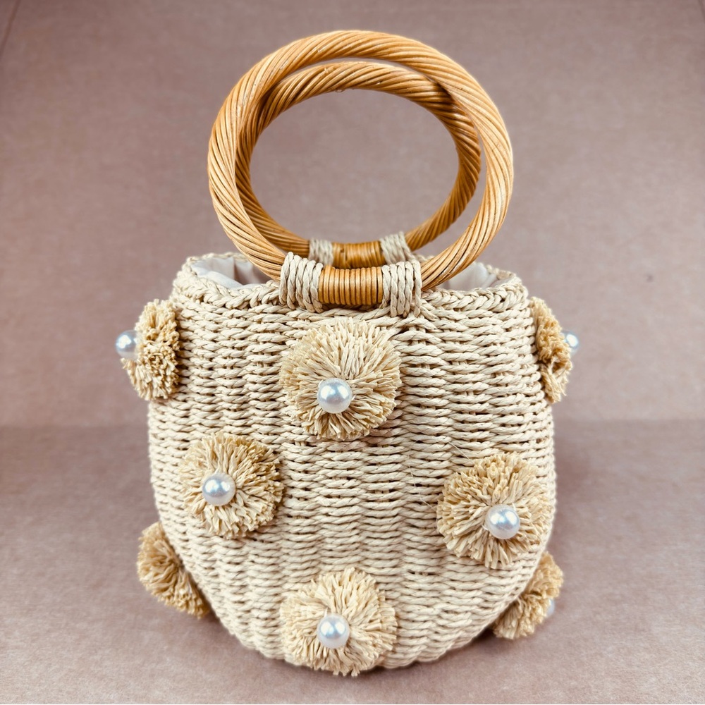 Summer Straw Bucket Bag Women’s Pearl Flower‎ Rattan Tote Shell Drawstring NWOT